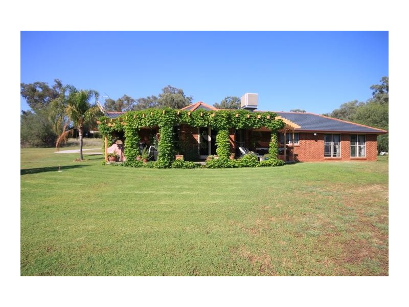 93 Woodside Chase, Kootingal NSW 2352