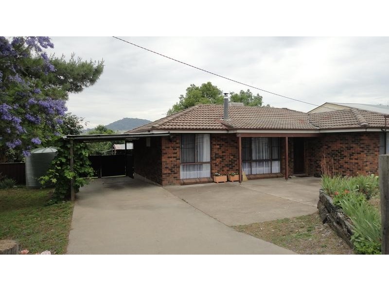 28 Denman Ave, Kootingal NSW 2352