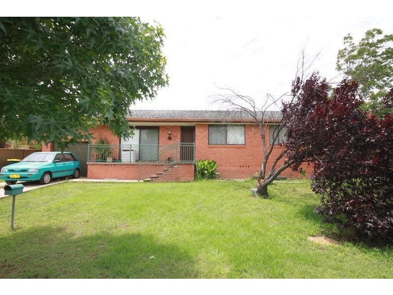 148 Manilla Road, Tamworth NSW 2340