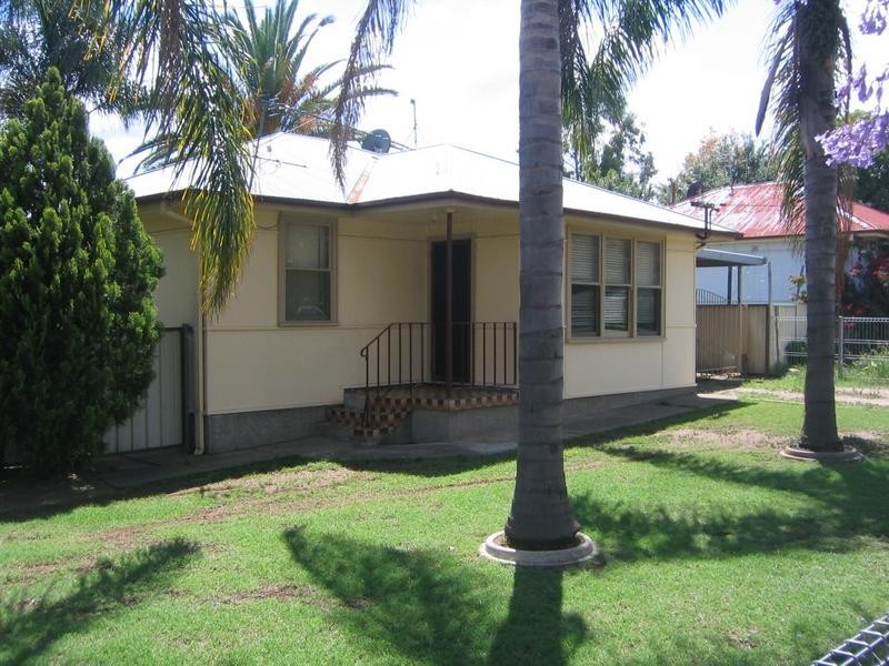 170 Robert St, Tamworth NSW 2340