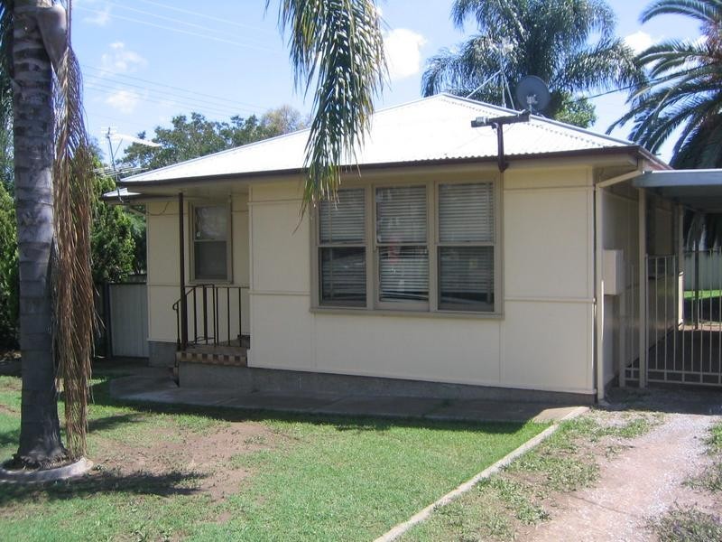 170 Robert St, Tamworth NSW 2340