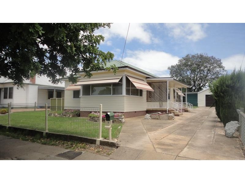 2 Hillvue Rd, Tamworth NSW 2340