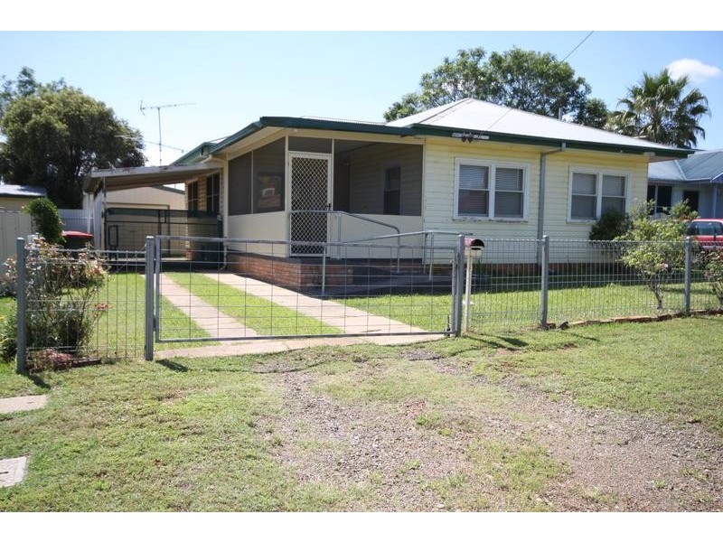 4 Edith Street, Tamworth NSW 2340