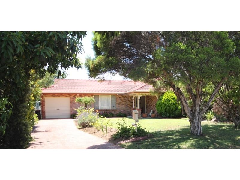 11 Wayamba Close, Tamworth NSW 2340