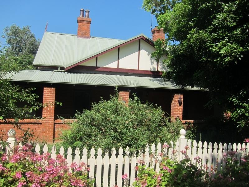63 Upper Street, Tamworth NSW 2340