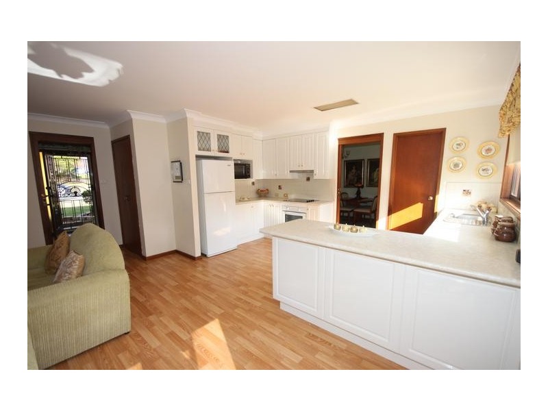 16 Kurrajong, Tamworth NSW 2340