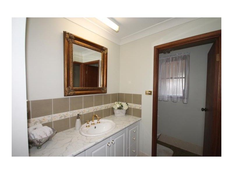 16 Kurrajong, Tamworth NSW 2340