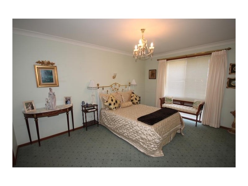 16 Kurrajong, Tamworth NSW 2340