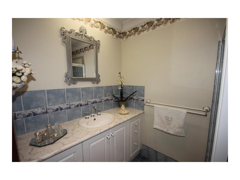 16 Kurrajong, Tamworth NSW 2340