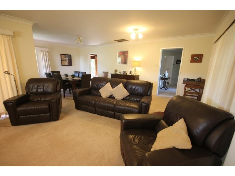 9 Ruthning Avenue, Tamworth NSW 2340