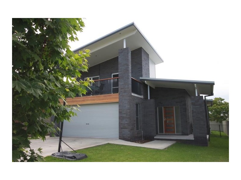 4 The Grange, Tamworth NSW 2340