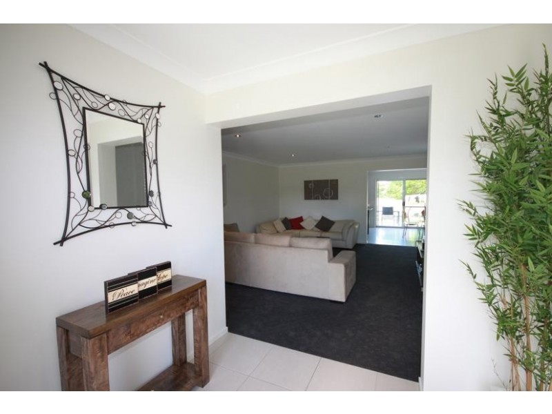 4 The Grange, Tamworth NSW 2340
