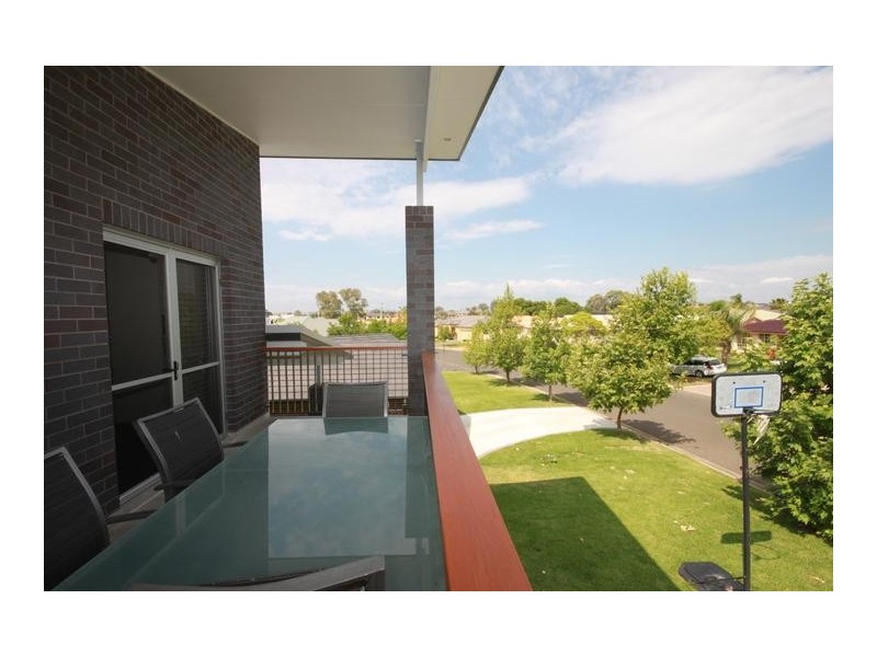 4 The Grange, Tamworth NSW 2340