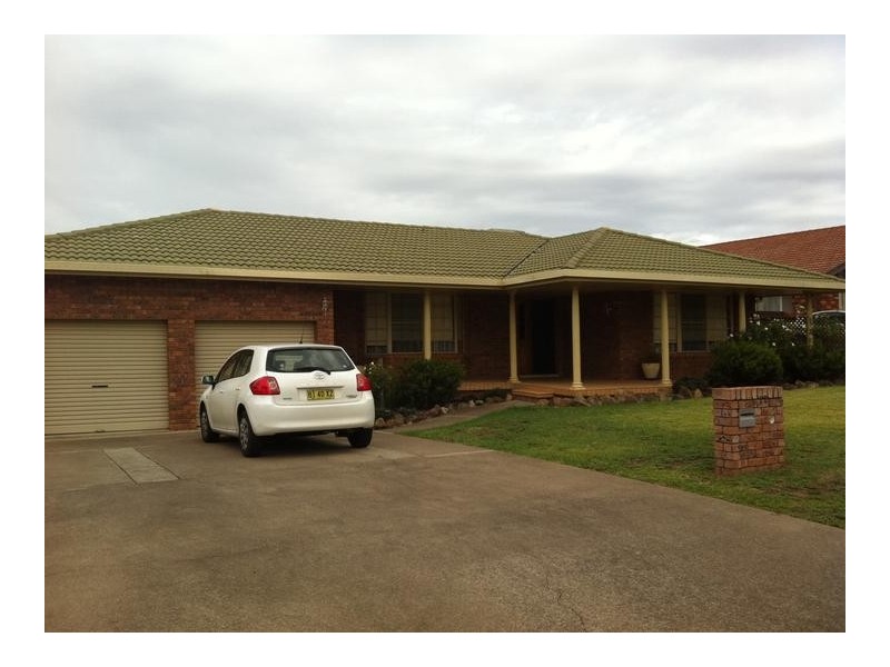 12 The Mews, Tamworth NSW 2340