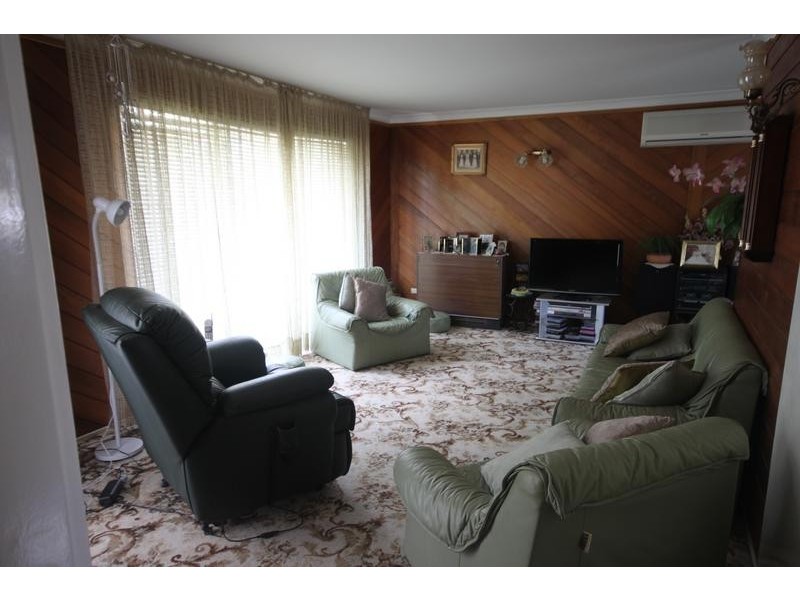 11 Coorong Street, Tamworth NSW 2340