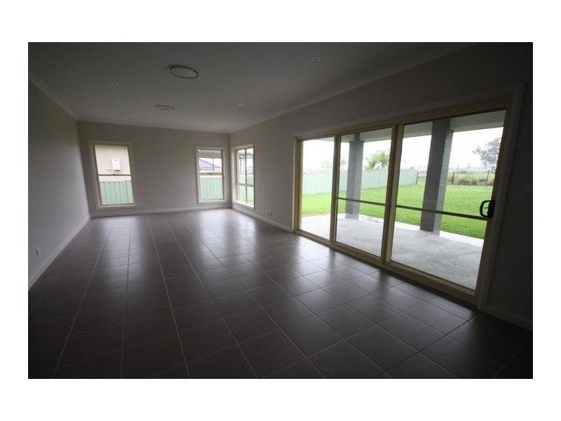 38 The Grange, Tamworth NSW 2340