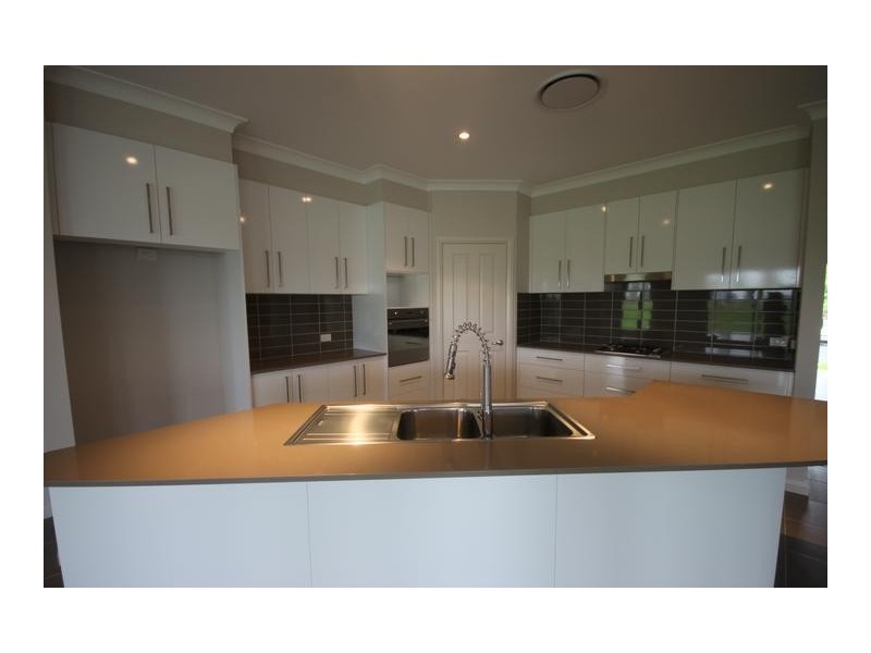 38 The Grange, Tamworth NSW 2340