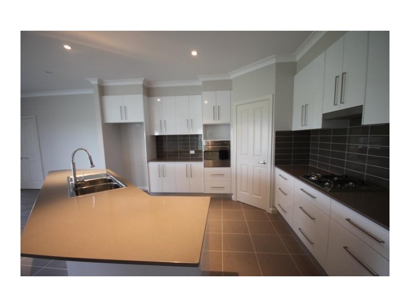 38 The Grange, Tamworth NSW 2340