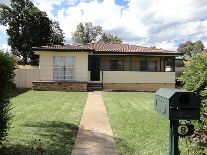 8 Dorothy Ave, Kootingal NSW 2352