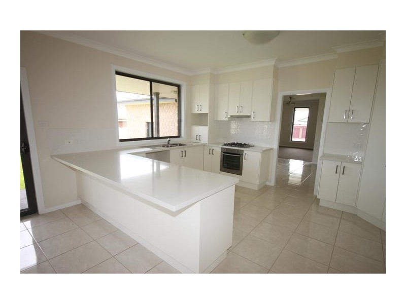 10 Eagle Avenue, Tamworth NSW 2340