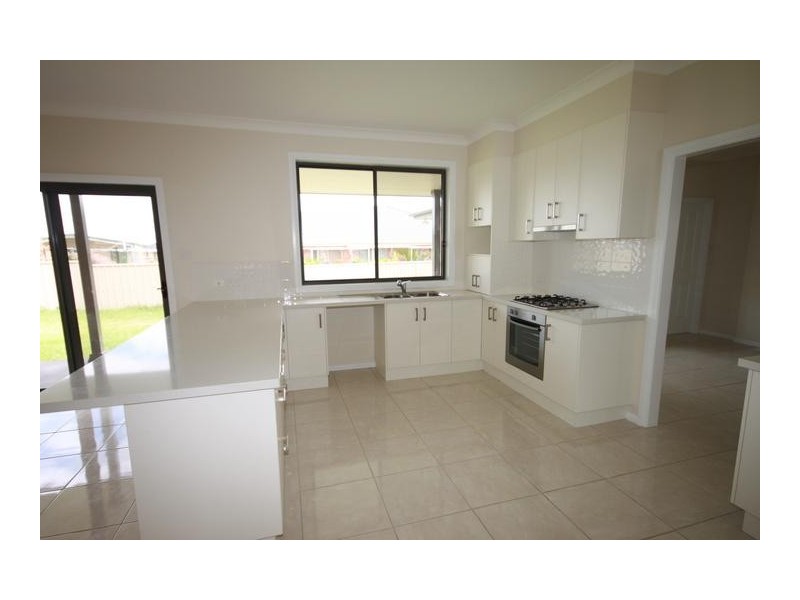 10 Eagle Avenue, Tamworth NSW 2340