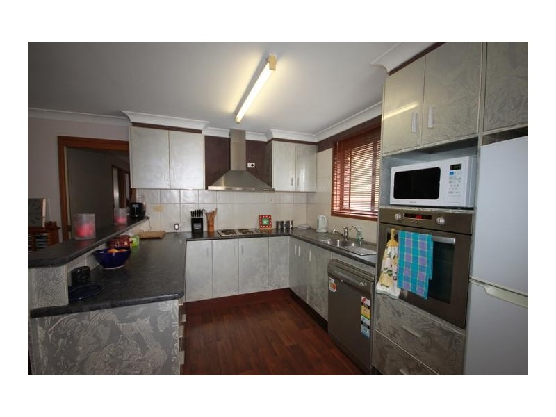 4 Dowell ave, Tamworth NSW 2340