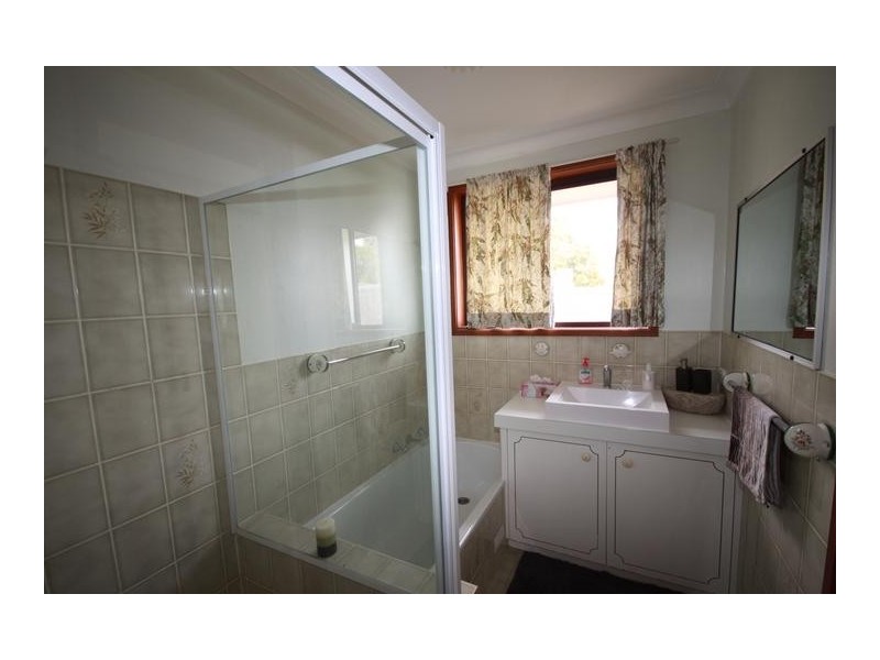 4 Dowell ave, Tamworth NSW 2340