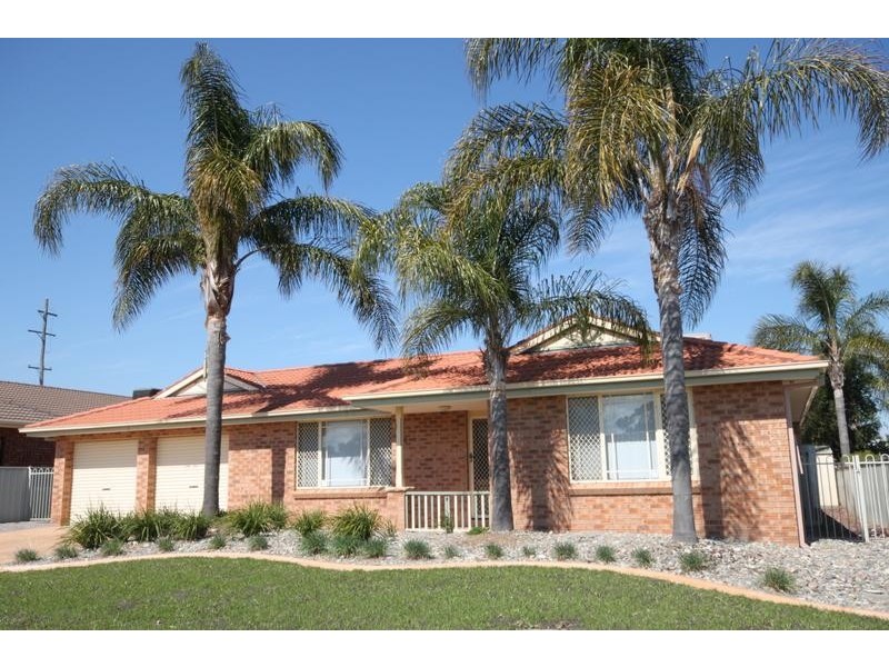 16 Wahroonga Drvie, Tamworth NSW 2340