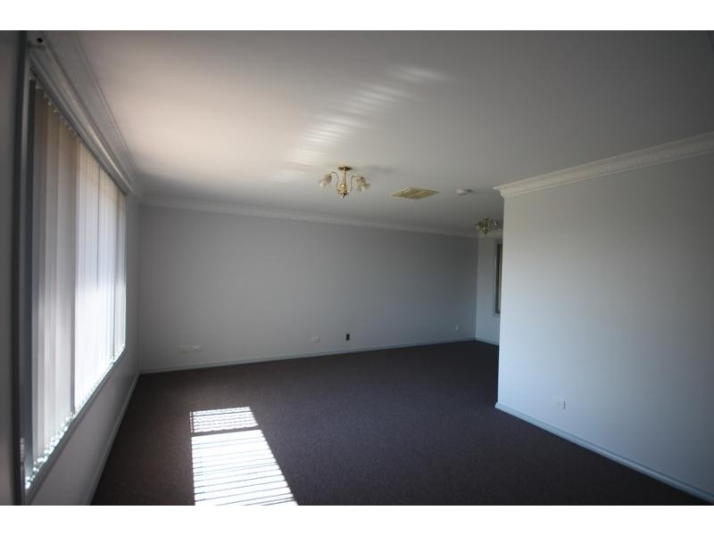 16 Wahroonga Drvie, Tamworth NSW 2340