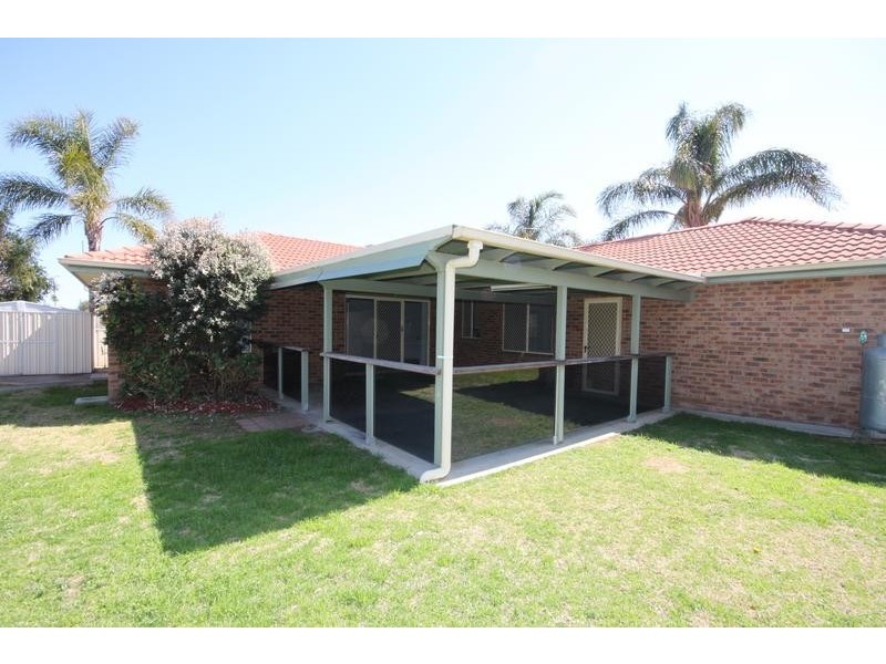 16 Wahroonga Drvie, Tamworth NSW 2340