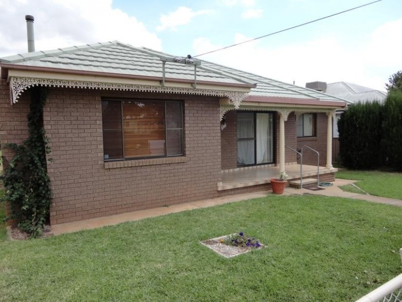 1 Griffin Ave, Tamworth NSW 2340