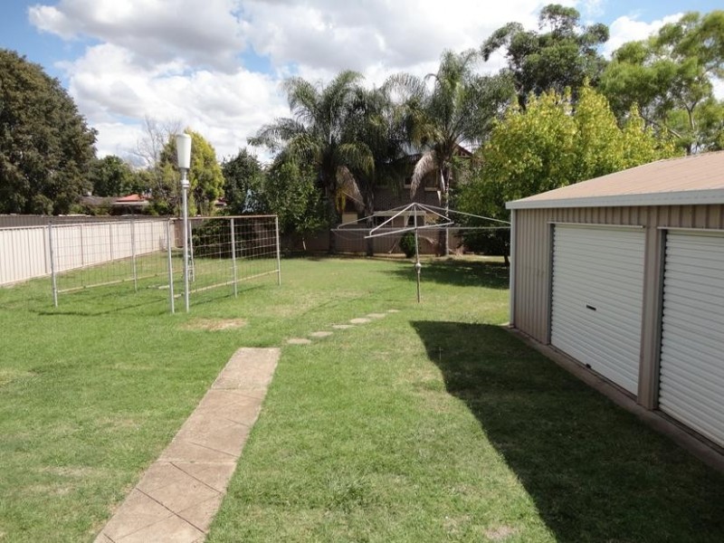1 Griffin Ave, Tamworth NSW 2340