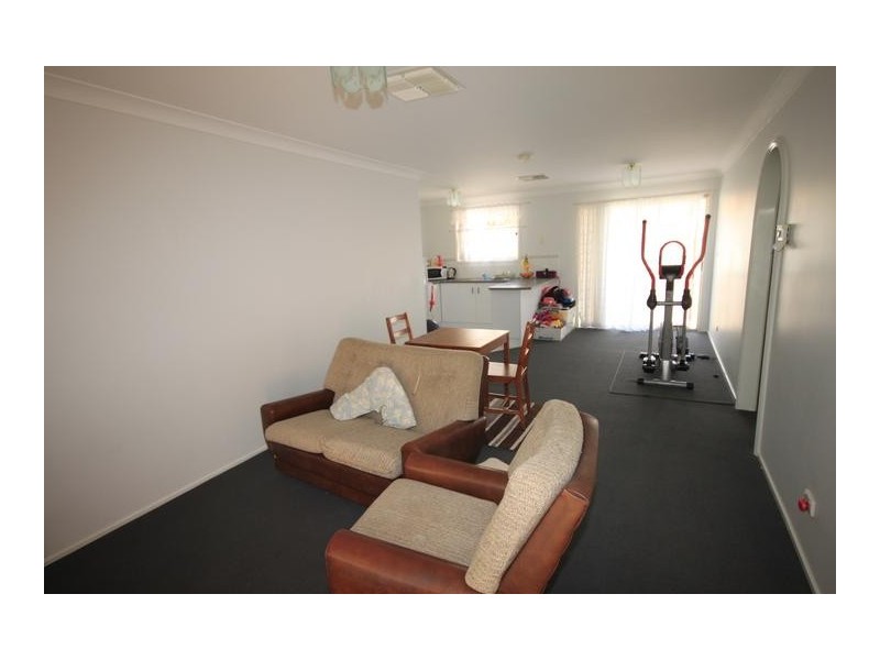 4/12 Curlew Cresent, Tamworth NSW 2340