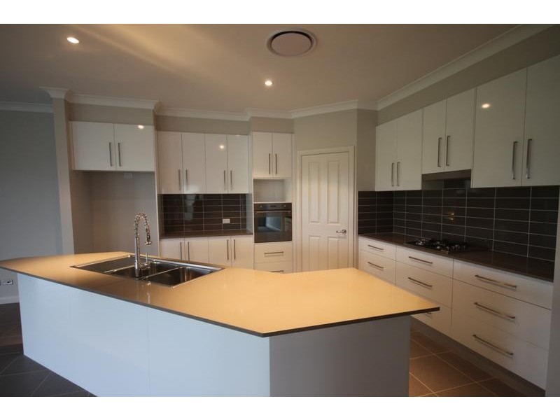 38 The Grange, Tamworth NSW 2340