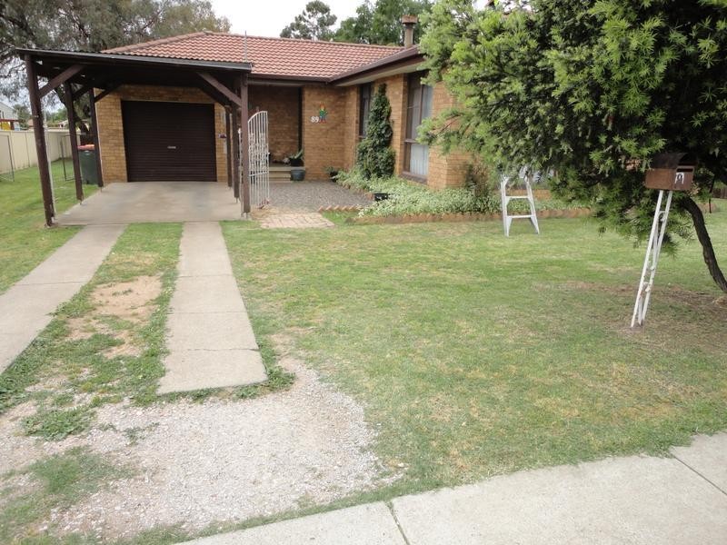 89 Warral Rd, Tamworth NSW 2340