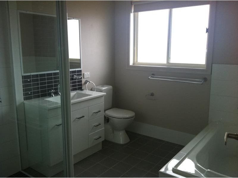 13 Mountain Gum Dr, Calala NSW 2340