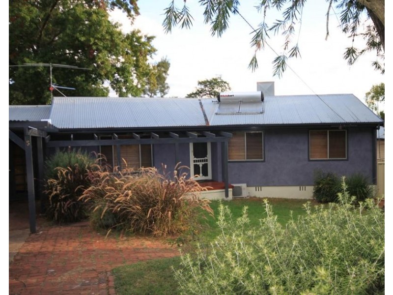 5 Rosedale Avenue, Tamworth NSW 2340