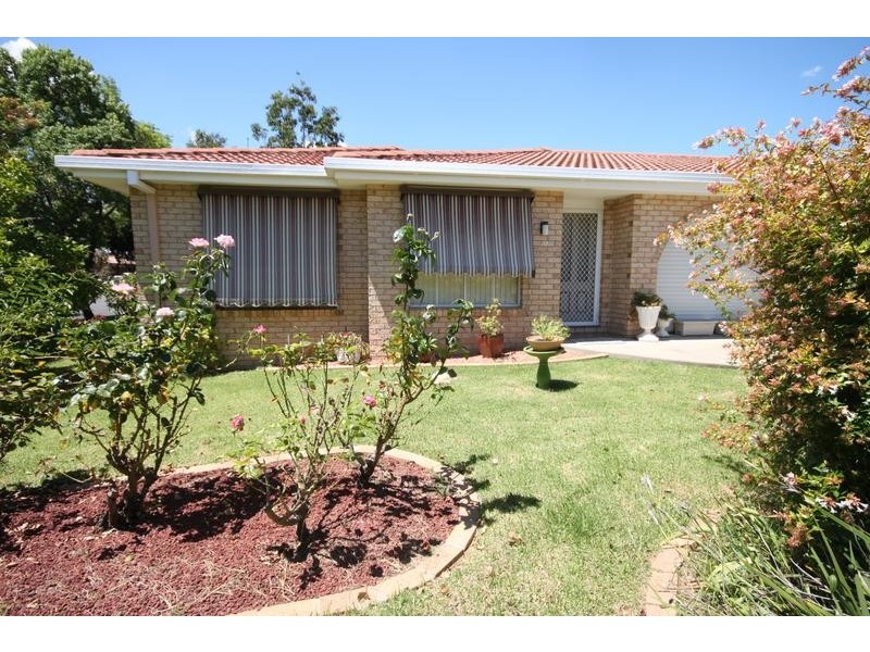 1/13 Illoura Street, Tamworth NSW 2340