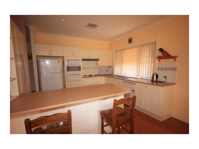 12 Cobb & Co Circuit, Tamworth NSW 2340
