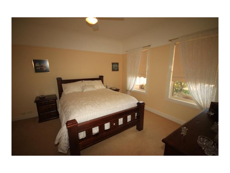 12 Cobb & Co Circuit, Tamworth NSW 2340