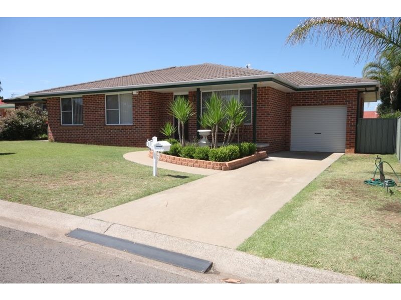 13 Janelle Street, Tamworth NSW 2340