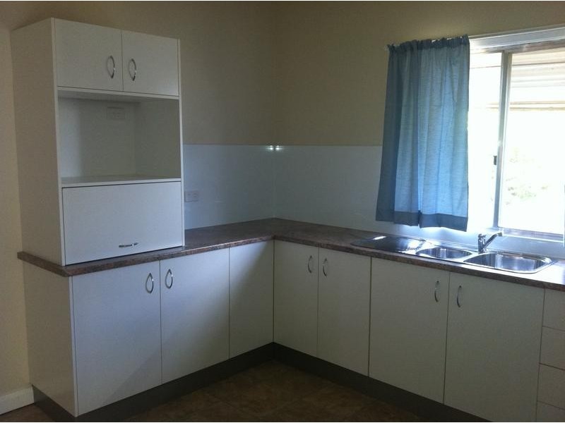 62 Showground Rd, Tamworth NSW 2340