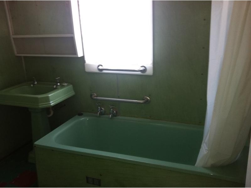 62 Showground Rd, Tamworth NSW 2340