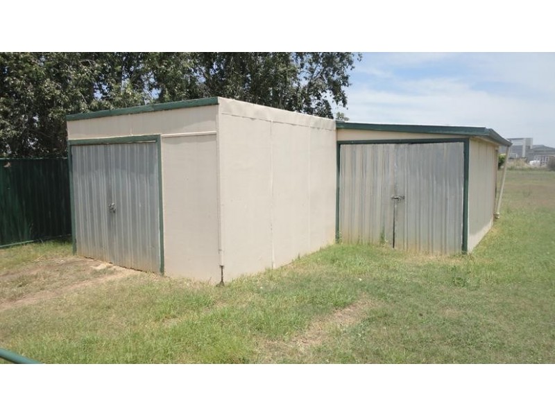 62 Showground Rd, Tamworth NSW 2340