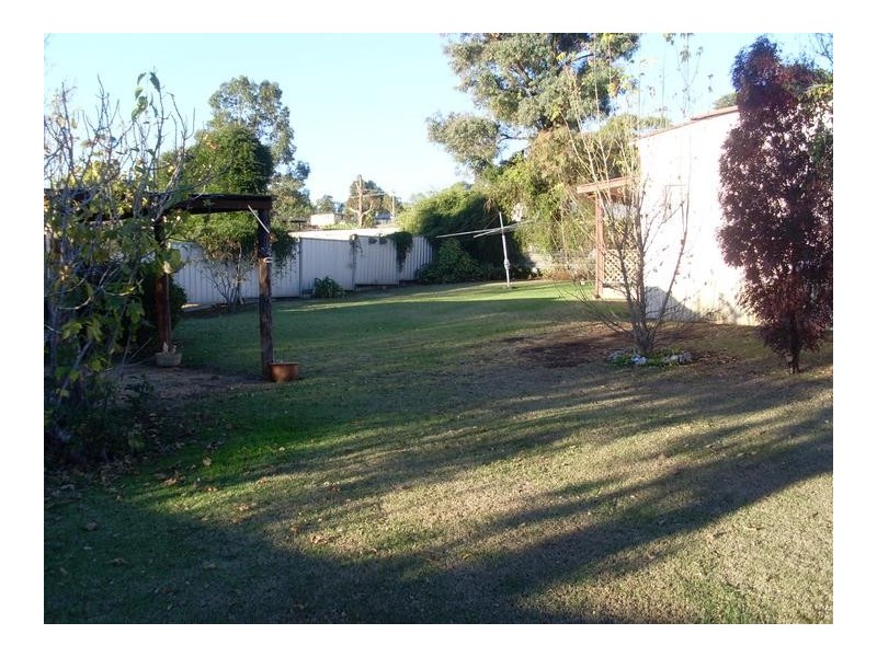 10 Poole Street, Tamworth NSW 2340