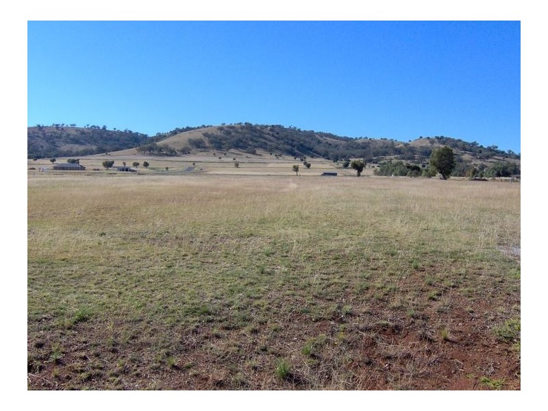 4 Woodswallow Close, Tamworth NSW 2340