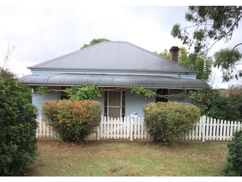 4 Martin Street, Tamworth NSW 2340