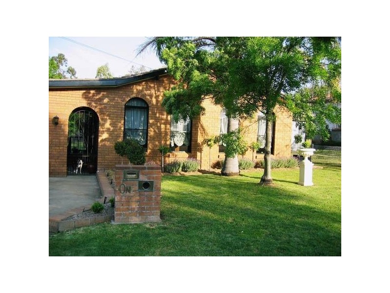 1 Osprey WAY, Tamworth NSW 2340