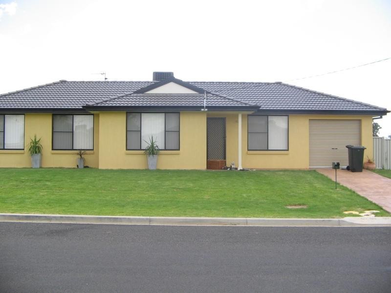 87 Evans STREET, Tamworth NSW 2340