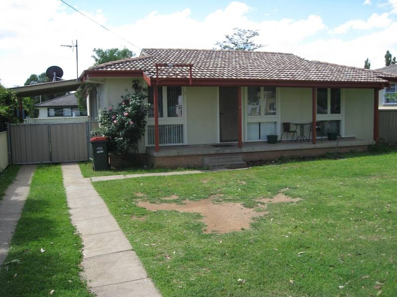 17 Green St, Tamworth NSW 2340